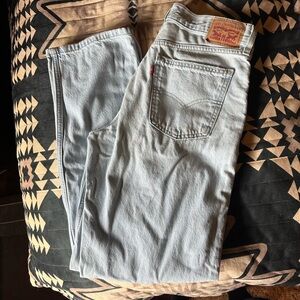 Women’s Levi’s Low Pro Straight light blue distressed jeans